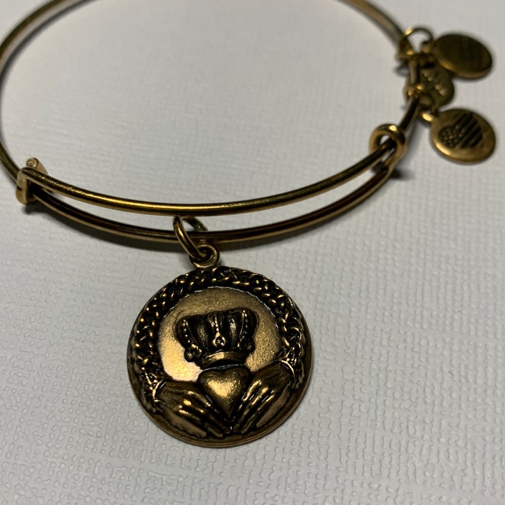 3/$15 Alex and Ani rafaelian gold tone Claddagh bracelet